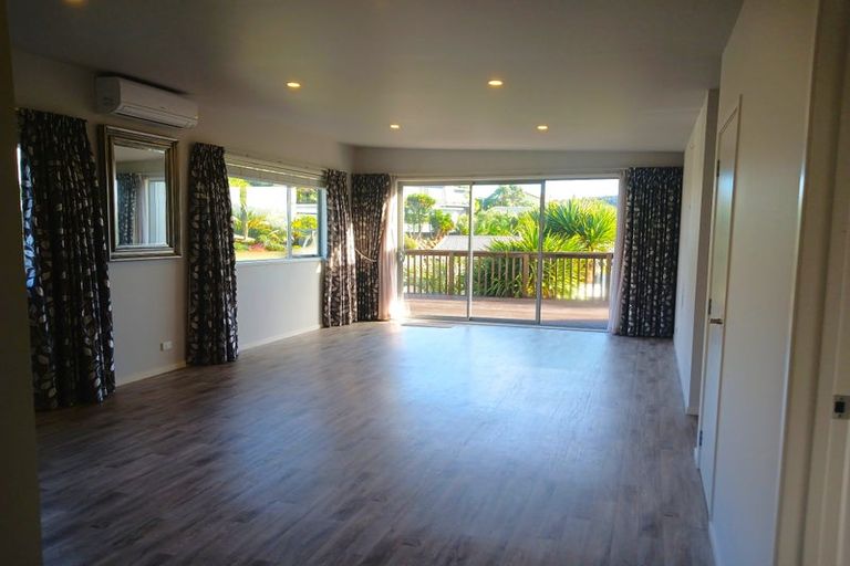 Photo of property in 6 Protea Drive, Cable Bay, 0420