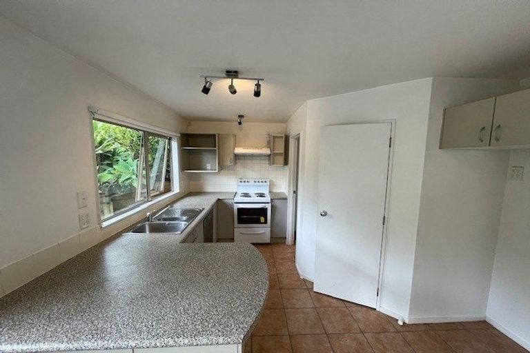 Photo of property in 49 Bronzewing Terrace, Unsworth Heights, Auckland, 0632