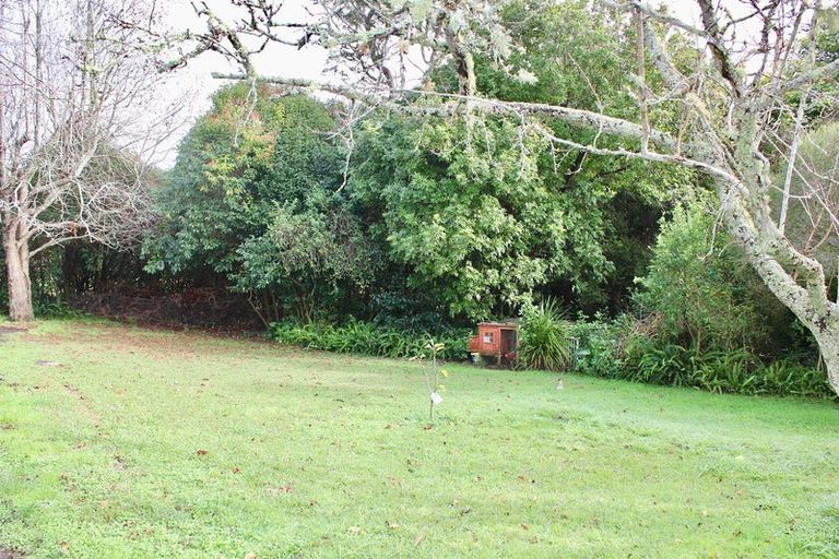 Photo of property in 58 Taipari Road, Te Atatu Peninsula, Auckland, 0610
