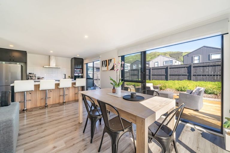 Photo of property in 1 Taraiti Crescent, Kenepuru, Porirua, 5022