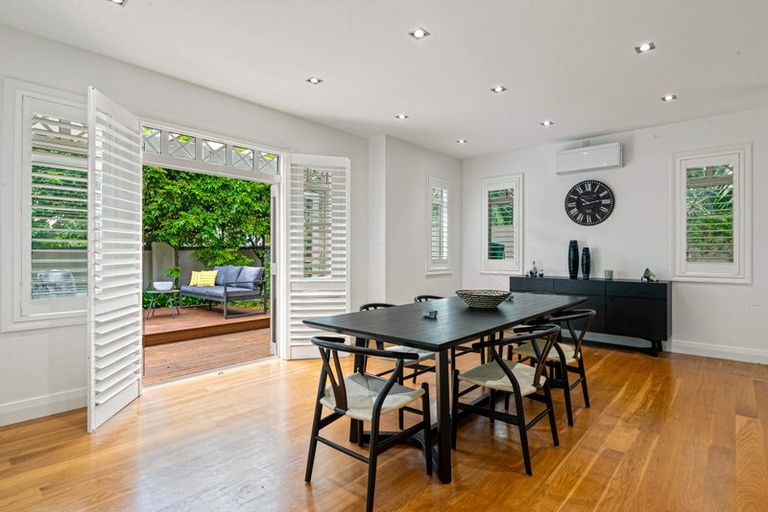 Photo of property in 270 Hurstmere Road, Takapuna, Auckland, 0622