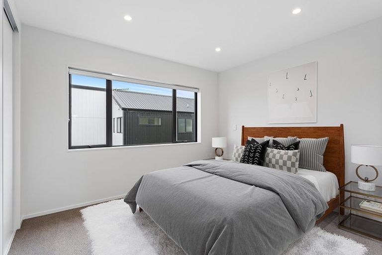 Photo of property in 6 Port Way, Rosehill, Papakura, 2113