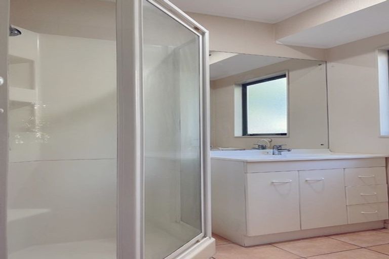 Photo of property in 2/3 Inagh Close, Dannemora, Auckland, 2016