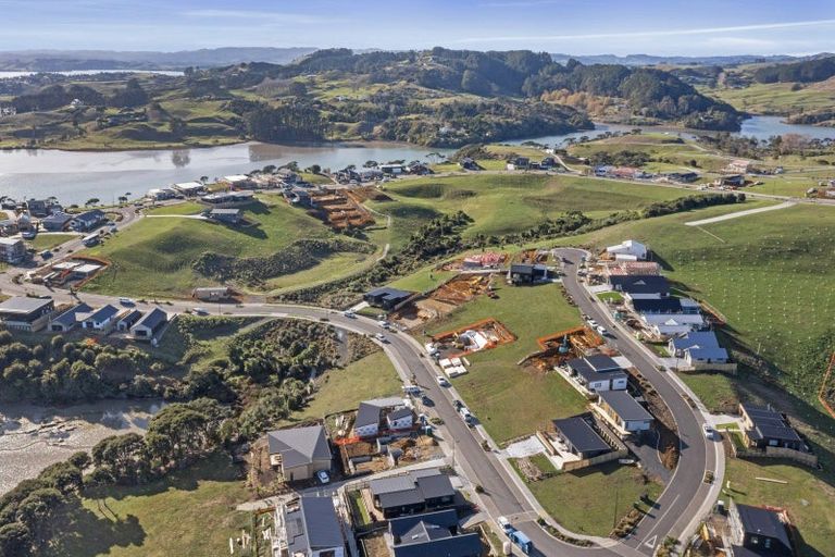 Photo of property in 25 Omahina Street, Raglan, 3225