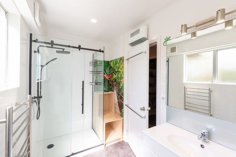 Photo of property in 3 Ardal Grove, Tirohanga, Lower Hutt, 5010