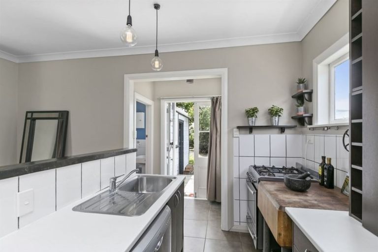 Photo of property in 35 Normanby Street, Newtown, Wellington, 6021