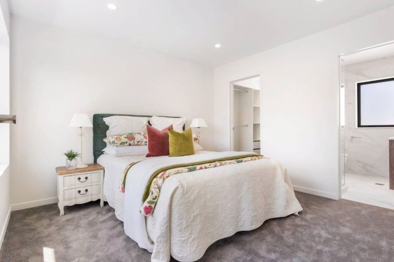 Photo of property in 172a Aviemore Drive, Highland Park, Auckland, 2010