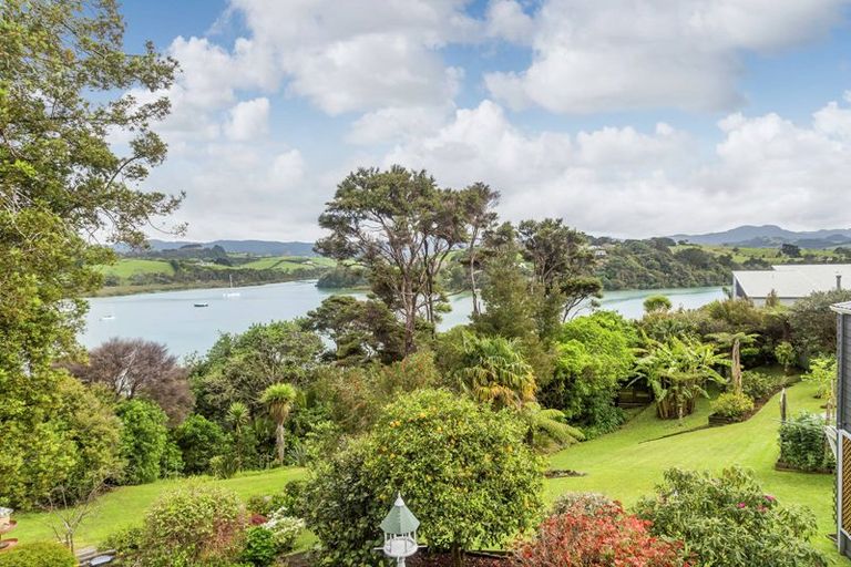 Photo of property in 3 Kanuka Road, Sandspit, Warkworth, 0982