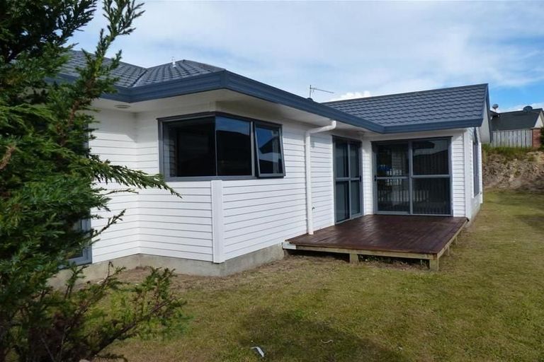 Photo of property in 10 Cabbage Tree Grove, Woodridge, Wellington, 6037