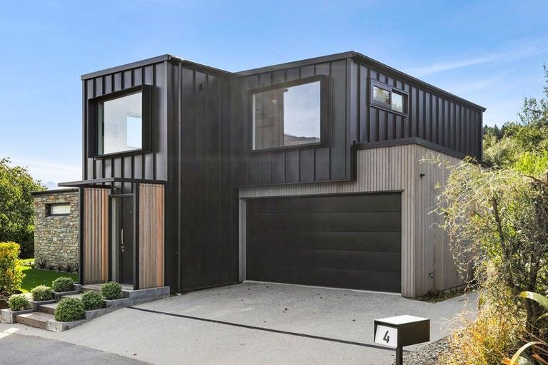 Photo of property in 4 Takahe Lane, Wanaka, 9305