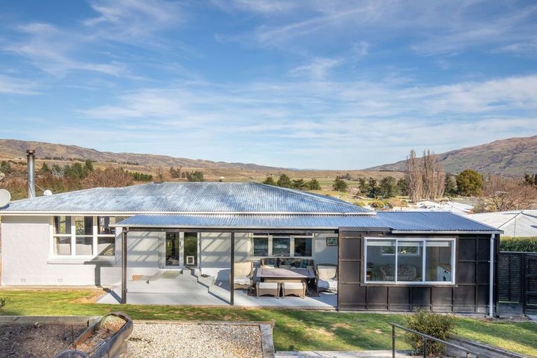 Photo of property in 25 Tamblyn Drive, Lake Roxburgh Village, Roxburgh, 9571