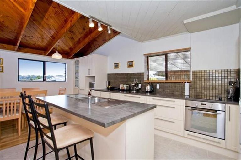 Photo of property in 2/326 Rangatira Road, Beach Haven, Auckland, 0626