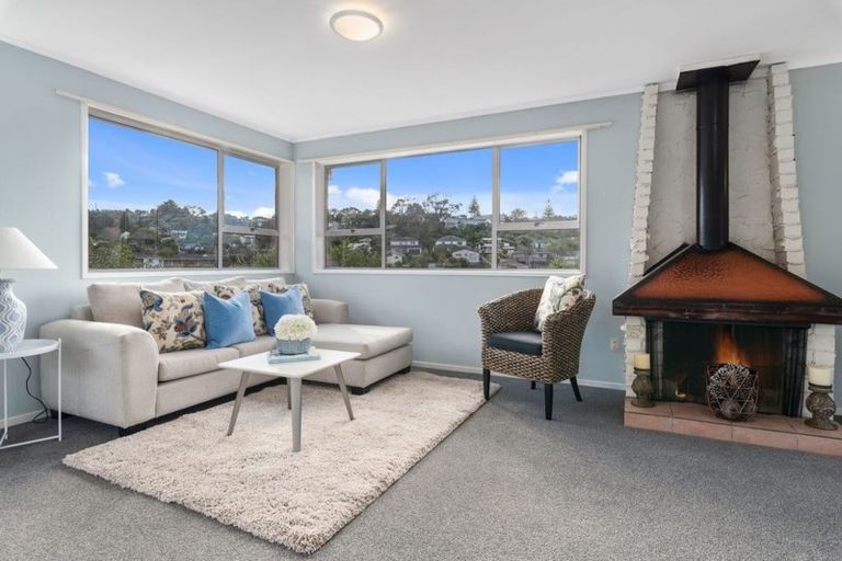 Photo of property in 43 Stapleford Crescent, Browns Bay, Auckland, 0630