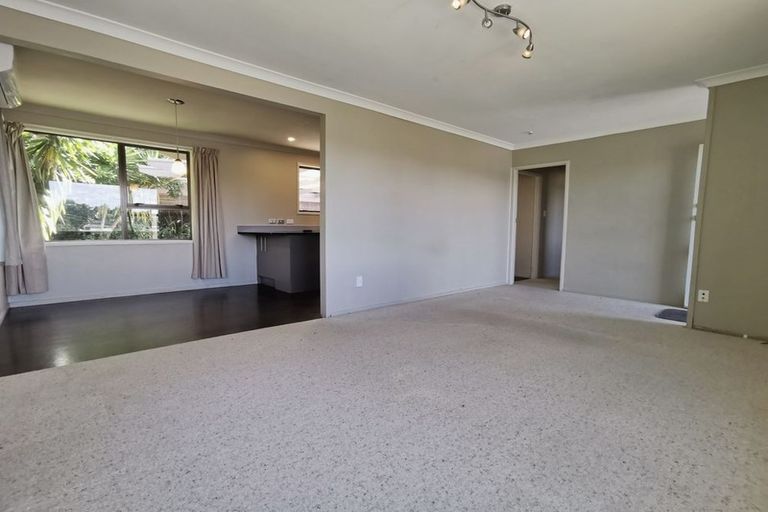 Photo of property in 41 Pisces Road, Glen Eden, Auckland, 0602