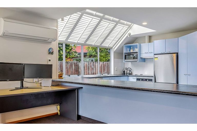 Photo of property in 156 Withells Road, Avonhead, Christchurch, 8042