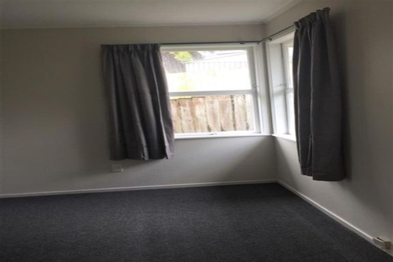 Photo of property in 9 Shale Avenue, Massey, Auckland, 0614