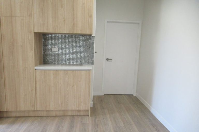 Photo of property in 2 Nikau Street, New Lynn, Auckland, 0600