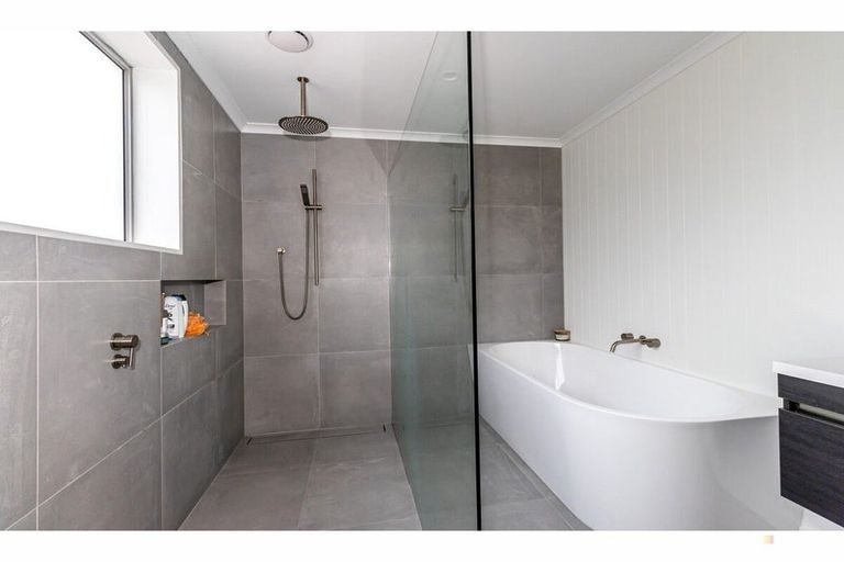 Photo of property in 17 Parsonage Road, Waimate, 7924