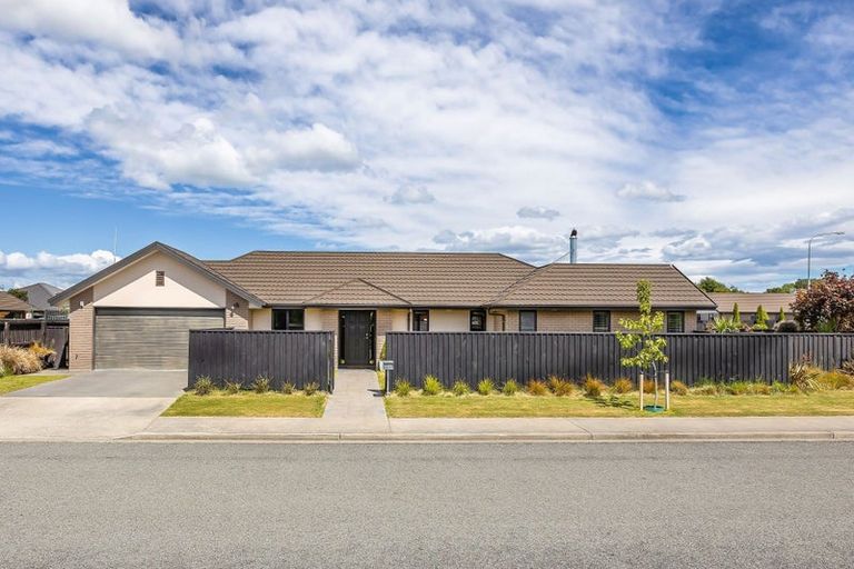 Photo of property in 10 Devlin Avenue, Rangiora, 7400