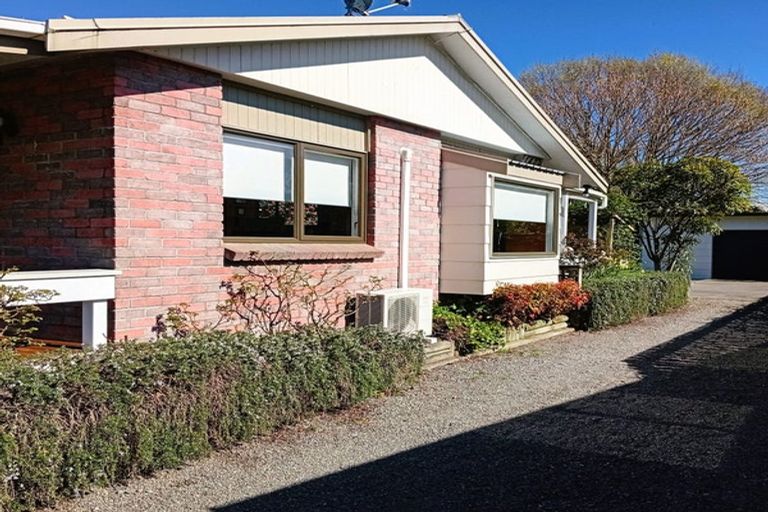 Photo of property in 12 Deller Drive, Carterton, 5713