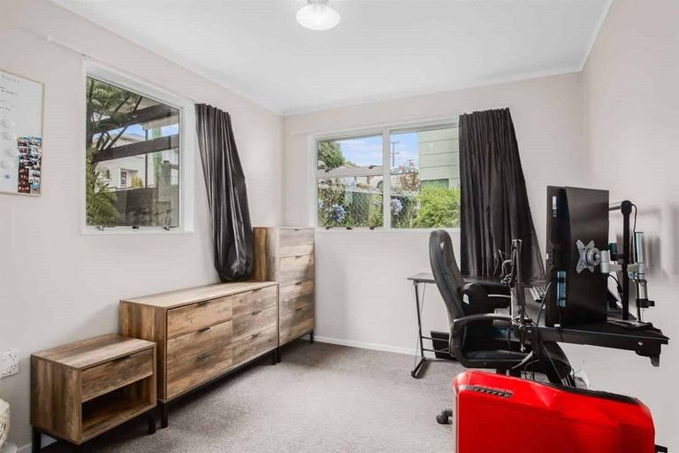 Photo of property in 66 Sievers Grove, Cannons Creek, Porirua, 5024