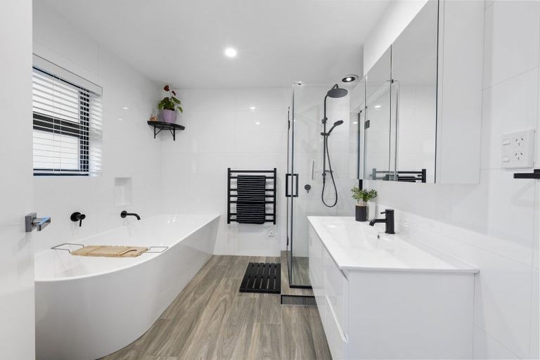 Photo of property in 68 Anzac Road, Pukekohe, 2120