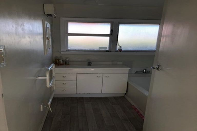 Photo of property in 1/16a Maidstone Road, Ilam, Christchurch, 8041