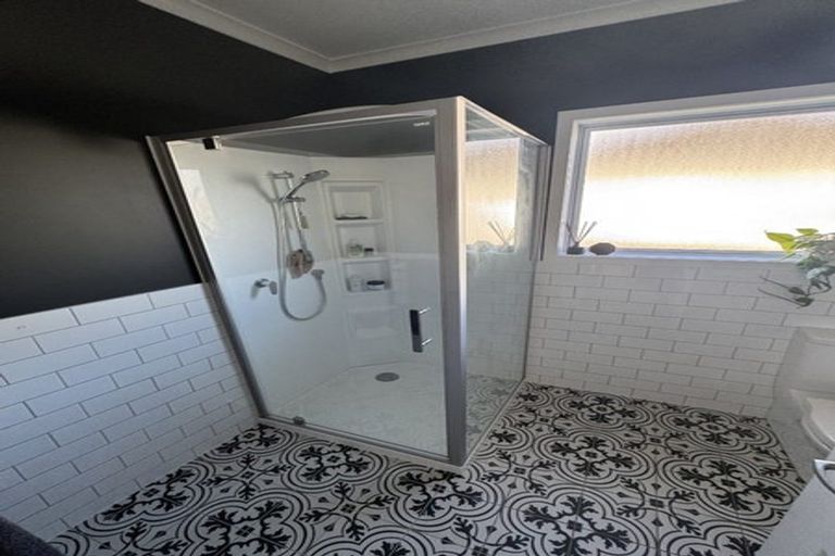 Photo of property in 10 Purser Grove, Fairfield, Lower Hutt, 5011