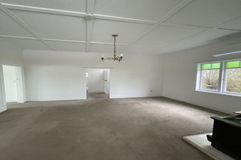 Photo of property in 11 Roberton Road, Avondale, Auckland, 1026