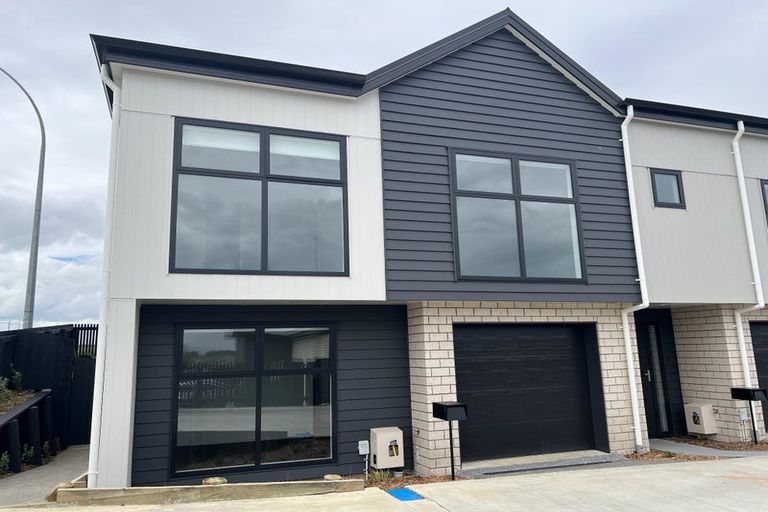 Photo of property in 1/1 North Ridge Drive, Rototuna North, Hamilton, 3281