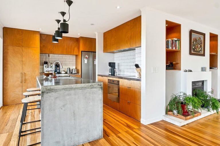 Photo of property in 73 Minnehaha Avenue, Titirangi, Auckland, 0604