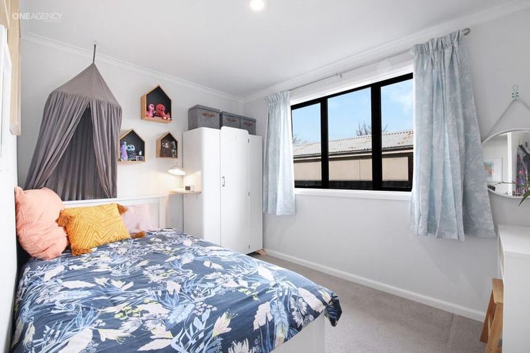 Photo of property in 96 Main North Road, Woodend, 7610