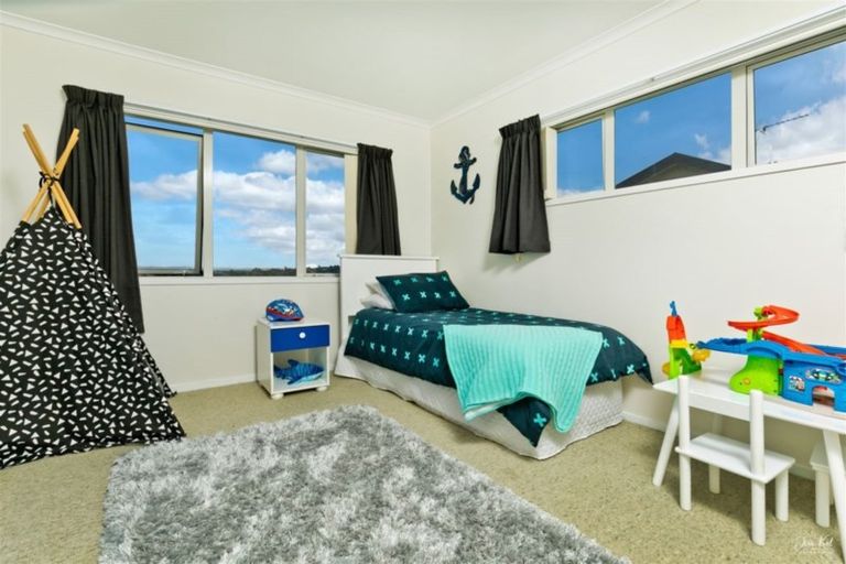 Photo of property in 27a Sapperton Drive, Henderson, Auckland, 0612