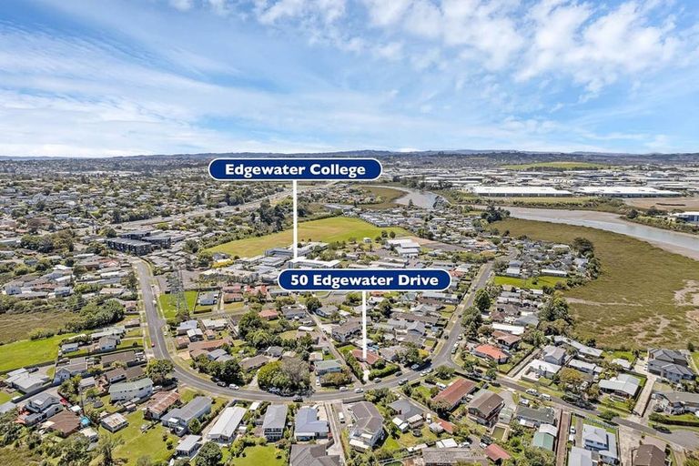 Photo of property in 50 Edgewater Drive, Pakuranga, Auckland, 2010