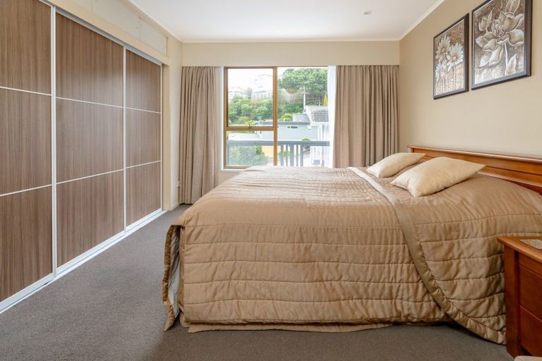 Photo of property in 14 Cavendish Square, Strathmore Park, Wellington, 6022