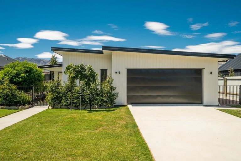 Photo of property in 11 Little Maude Drive, Lake Hawea, Wanaka, 9382