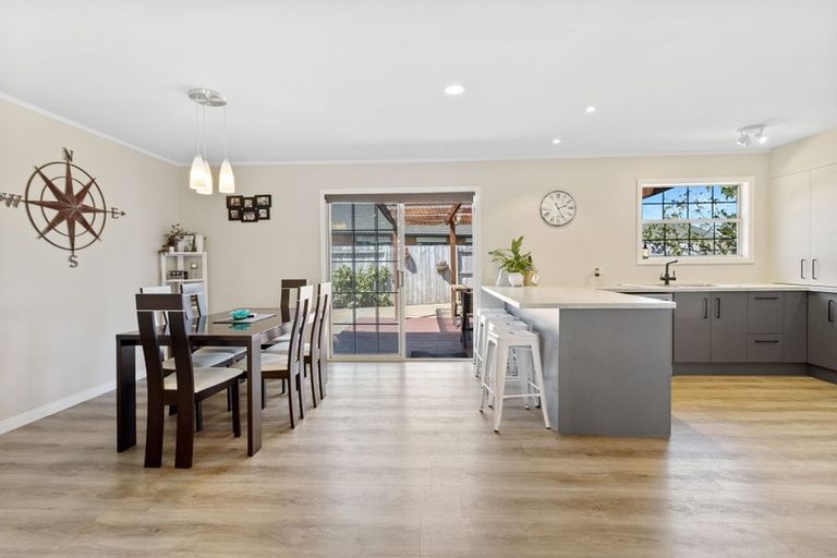 Photo of property in 14 Newfield Drive, Fairview Downs, Hamilton, 3214