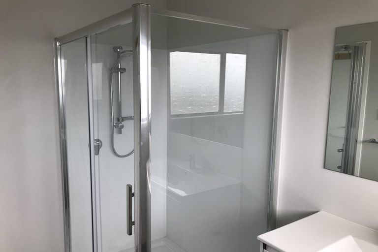 Photo of property in 13 Palm Court Drive, Glen Eden, Auckland, 0602