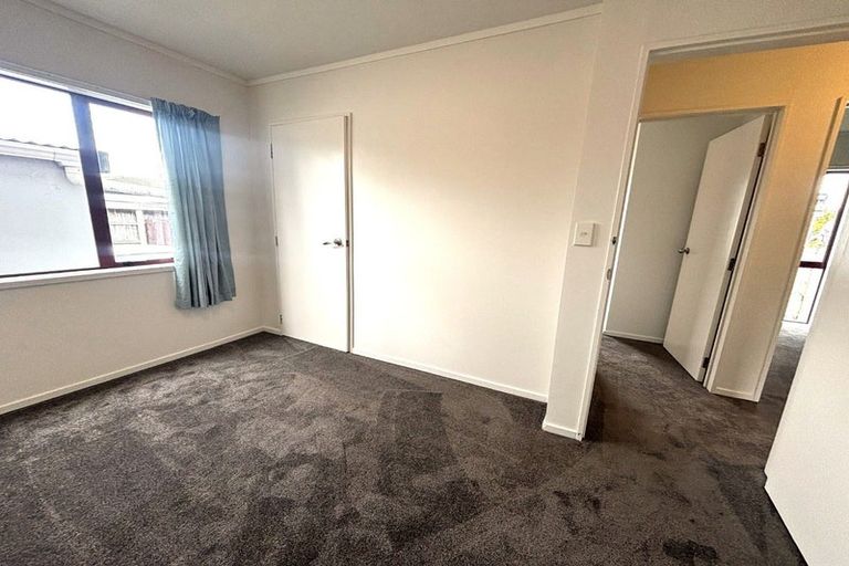 Photo of property in 2/21 Solveig Place, Randwick Park, Auckland, 2105