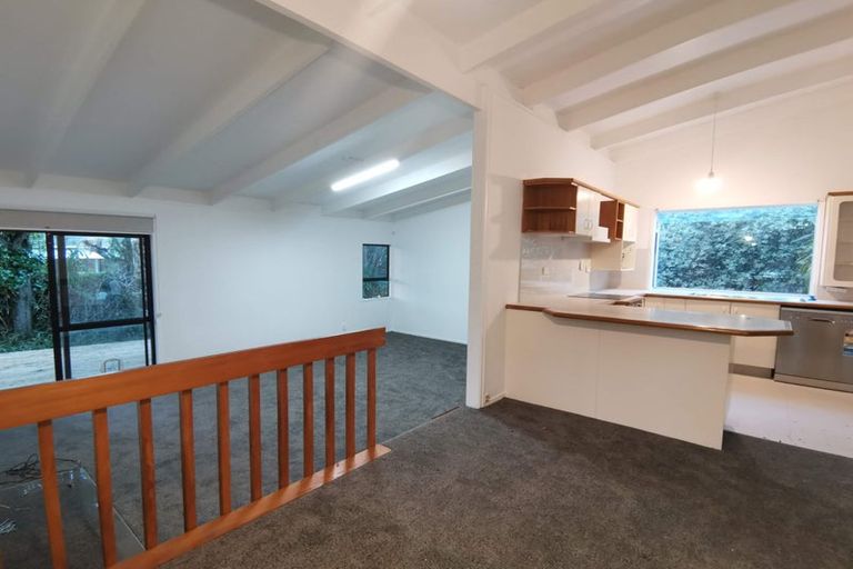 Photo of property in 35 Glennandrew Drive, Half Moon Bay, Auckland, 2012