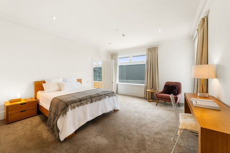 Photo of property in 8 Central Terrace, Kelburn, Wellington, 6012