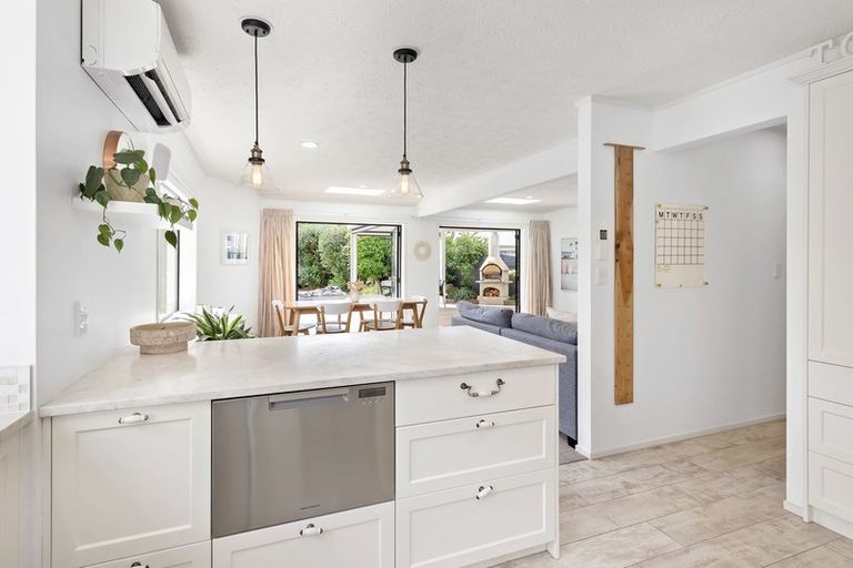 Photo of property in 14a Motuora Road, Manly, Whangaparaoa, 0930