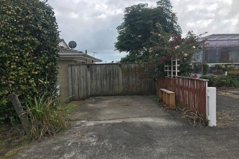 Photo of property in 1/1 Wycherley Drive, Bucklands Beach, Auckland, 2014