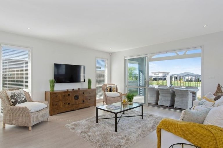 Photo of property in 30 Cassinia Close, Papamoa Beach, Papamoa, 3118