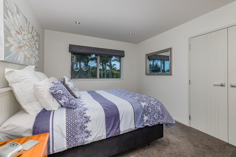 Photo of property in 1 Kotare Heights, Kerikeri, 0230