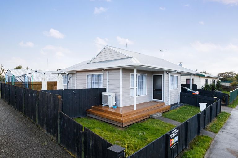 Photo of property in 67 Benmore Avenue, Cloverlea, Palmerston North, 4412