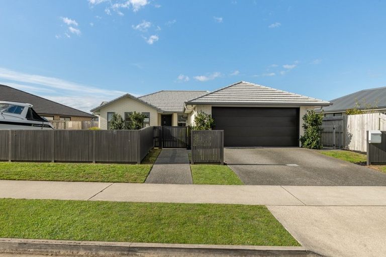 Photo of property in 3 Raiha Street, Papamoa Beach, Papamoa, 3118