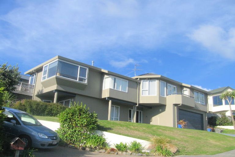 Photo of property in 18 Portage Place, Whitby, Porirua, 5024
