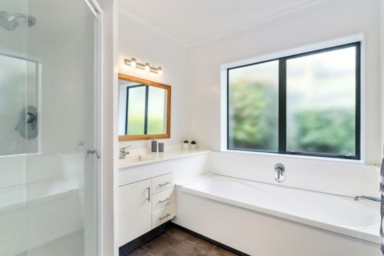 Photo of property in 97 Basley Road, Owhata, Rotorua, 3010