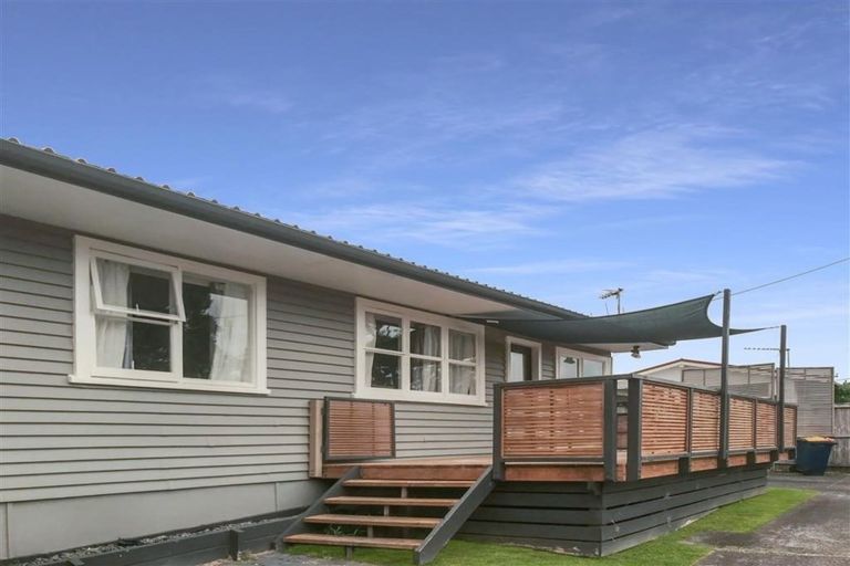 Photo of property in 2/5 Gazelle Avenue, Beach Haven, Auckland, 0626